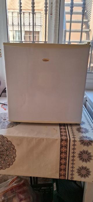 Mini congelador blanco