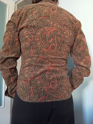 Camisa vintage mujer paisley marrón y rojo