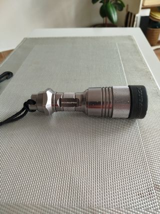 Linterna de buceo profesional