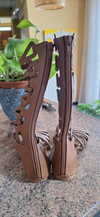 Sandalias romanas/ibicencas poco usadas inside