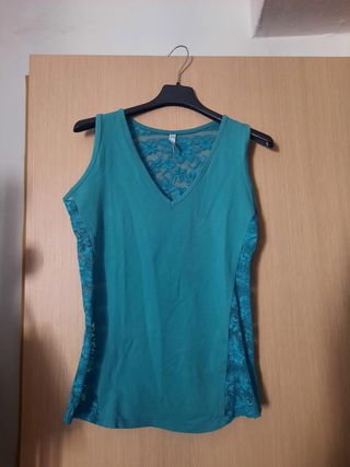 Maglietta turchese con pizzo