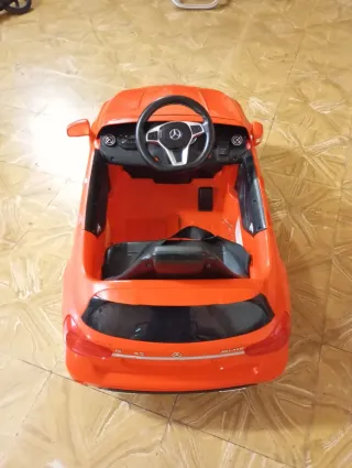 Coche eléctrico infantil Mercedes Benz