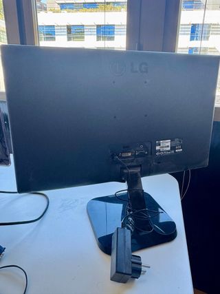 Monitor LG 22 LED Negro