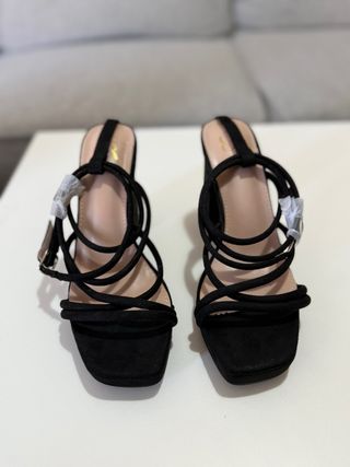Sandalias Negras Tacón