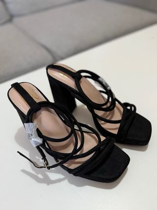 Sandalias Negras Tacón