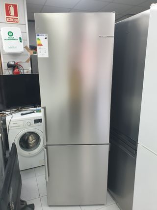 Nevera Bosch 2m x 70cm ( nueva con tara ) 