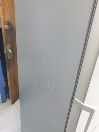 Nevera Bosch 2m x 70cm ( nueva con tara ) 