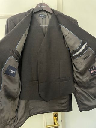 Traje Hackett gris con chaleco