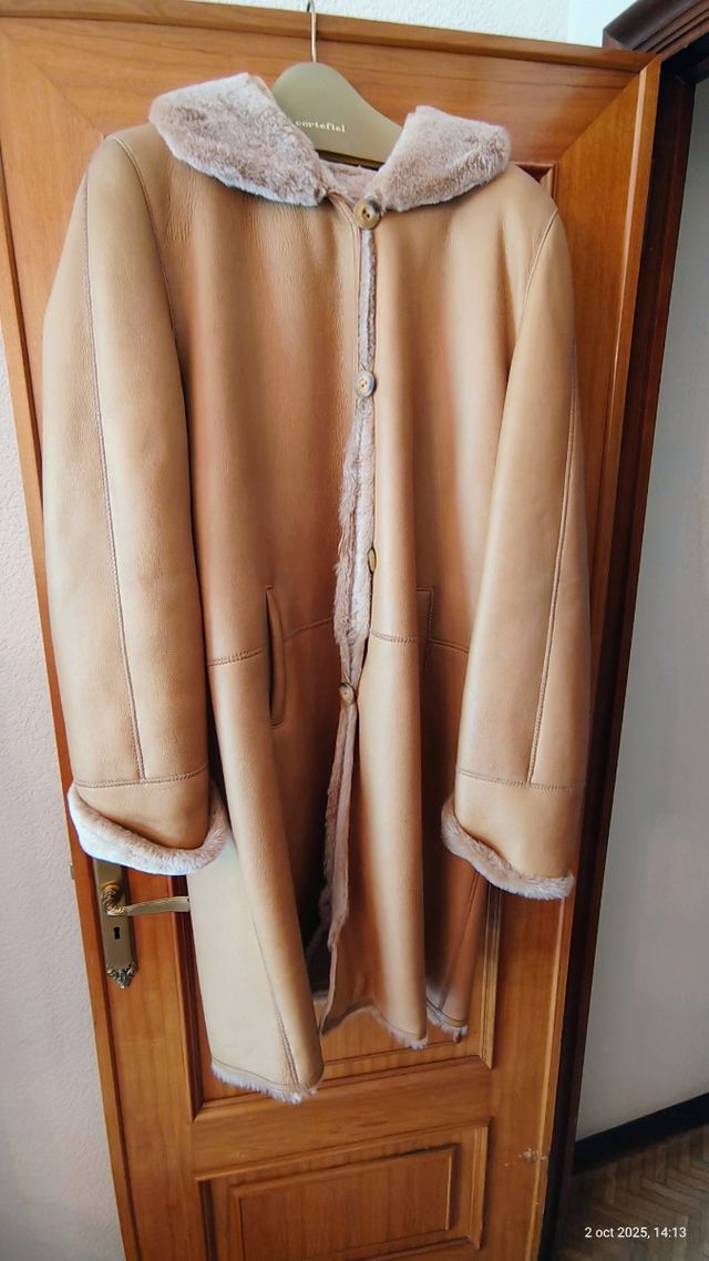 Abrigo de piel cuero