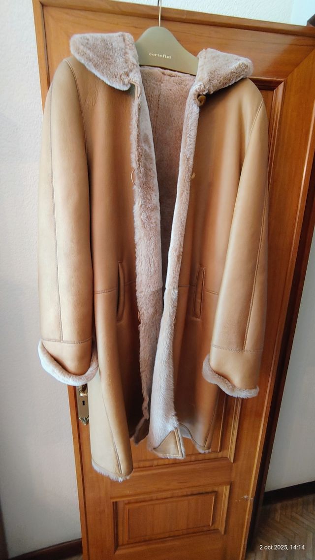 Abrigo de piel cuero