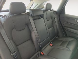 Volvo XC60 B4 2WD Plus Dark MHEV