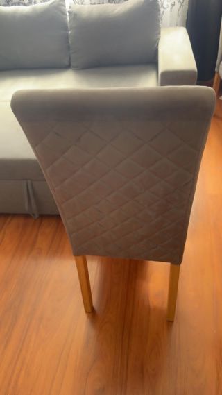 Mesa de comedor con 4 sillas,sofa cama con arcón