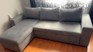 Mesa de comedor con 4 sillas,sofa cama con arcón
