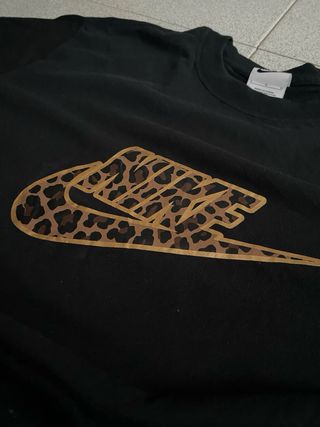 Nike T-Shirt Black Leopard Print Logo Y2K Vintage 