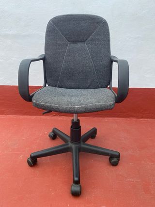 Silla de estudio gris y negra