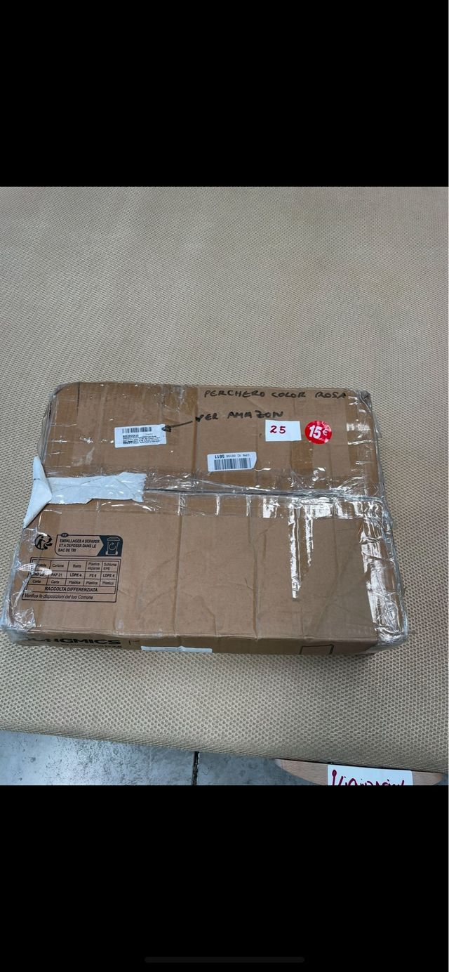 Cabide com Rodas e Prateleira. Ref. 25