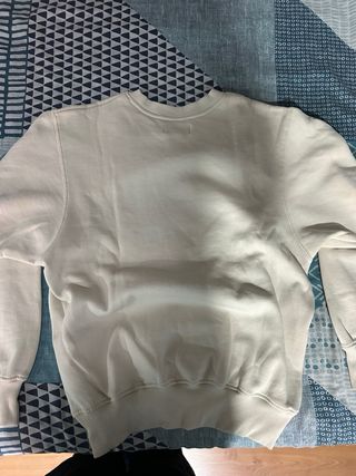 Sudadera Grimey Beige con Logo Morado

