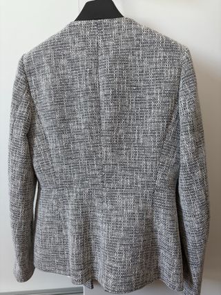 Americana Zara gris y blanca