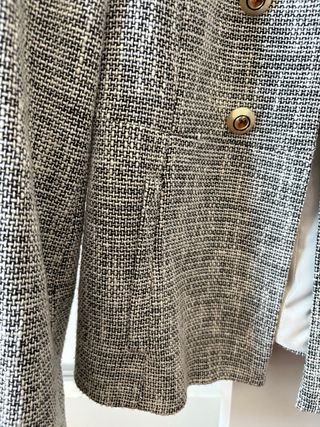 Americana Zara gris y blanca