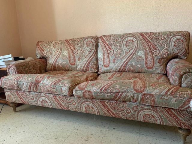 Sofás vintage de tela y madera