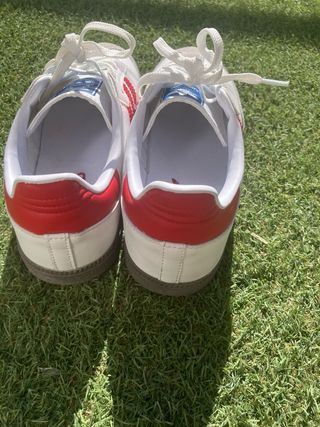 Zapatillas Adidas Blancas y Rojas