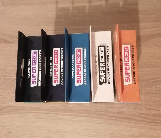 5 Evercade Super Pocket Capcom, NeoGeo, Taito... 