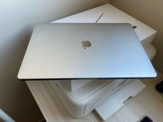MacBook Pro 15” Touchbar 2016 i7 4 núcleos