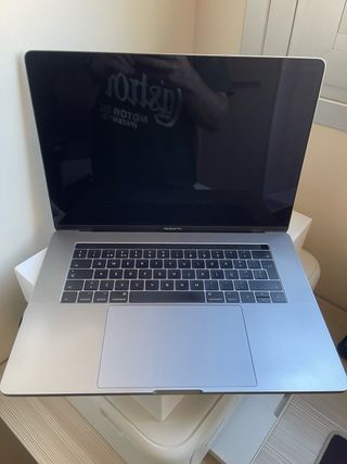MacBook Pro 15” Touchbar 2016 i7 4 núcleos