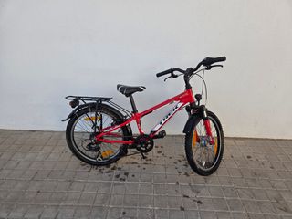 Bicicleta Trek Infantil Roja