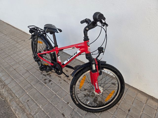 Bicicleta Trek Infantil Roja