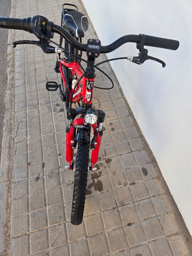 Bicicleta Trek Infantil Roja