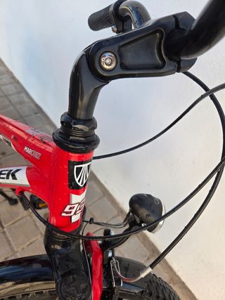 Bicicleta Trek Infantil Roja
