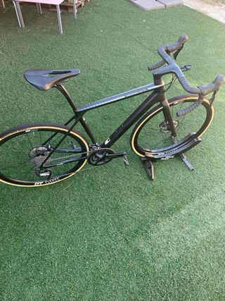 Bicicleta Canyon Endurace CF SL 8.0