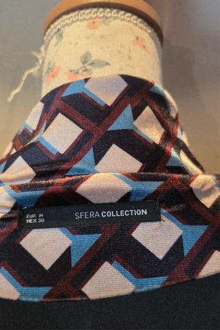 Traje estampado años 70 sfera