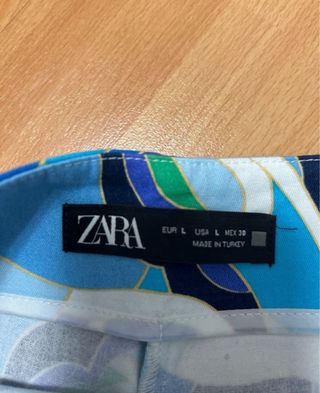 Shorts Zara Talla L Estampado Abstracto