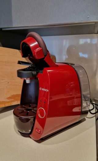 Cafetera Bosch Tassimo Roja.