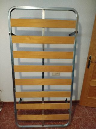 Somier con patas metálico y madera