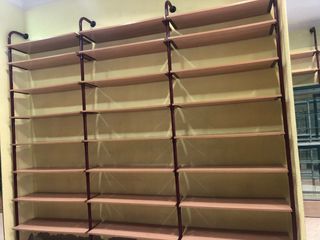 Estanterías de tienda madera y metal