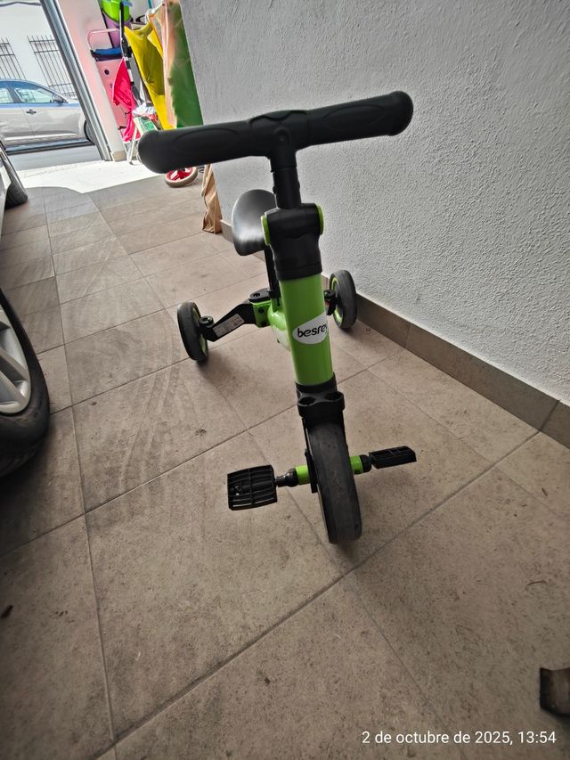 Bicicleta/correpasillos infantil 5 en 1 verde