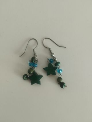Pendientes madera estrellas y abalorios