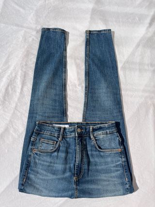 Pantalón vaquero Zara azul