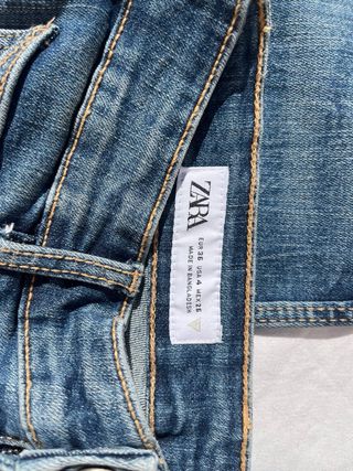 Pantalón vaquero Zara azul