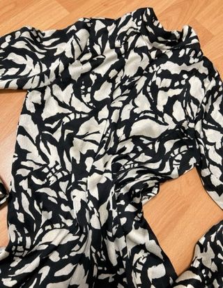 Blusa Mango Talla S Estampado Blanco y Negro
