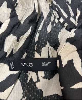 Blusa Mango Talla S Estampado Blanco y Negro