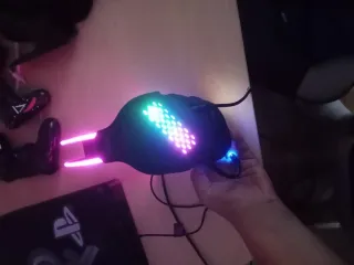PS4 con  mando, juegos y cargador inalam.y 2 casco