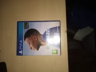 PS4 con  mando, juegos y cargador inalam.y 2 casco
