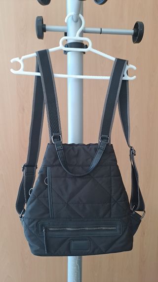 Bolso Mochila antirrobo. Negro Acolchado