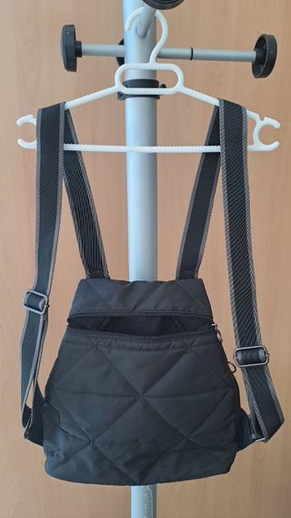 Bolso Mochila antirrobo. Negro Acolchado