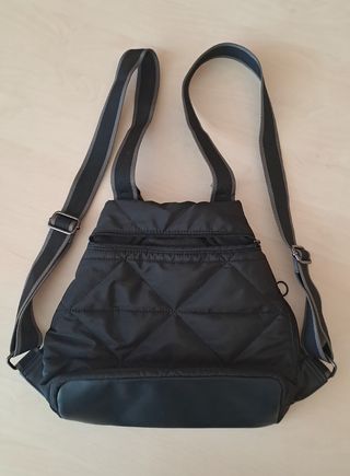 Bolso Mochila antirrobo. Negro Acolchado