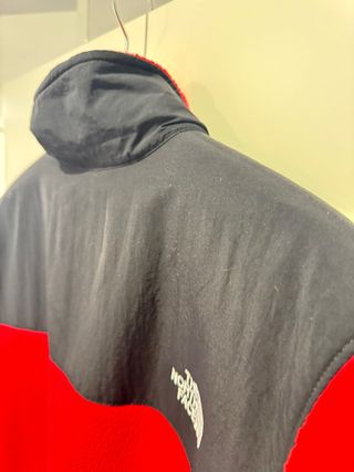 Chaqueta polar THE NORTH FACE senderismo trekking